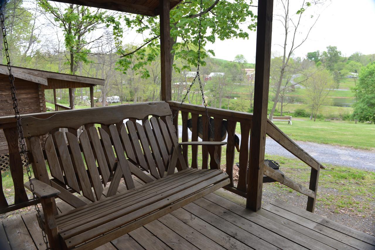 Robin Hill Camping Resort One-Bedroom Cottage 8 Lenhartsville Exterior photo