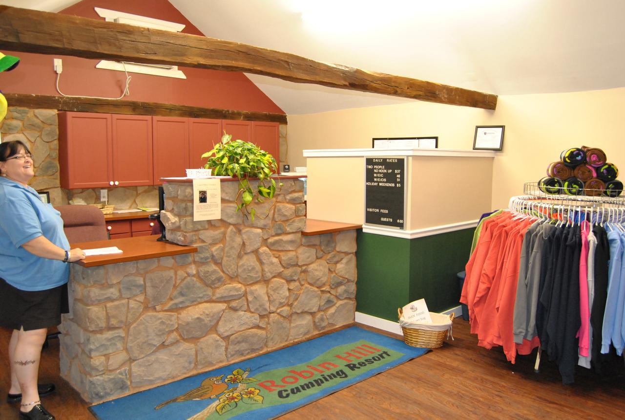 Robin Hill Camping Resort One-Bedroom Cottage 8 Lenhartsville Exterior photo